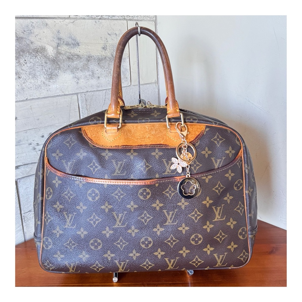 🧡ELEGANT🧡LOUIS VUITTON DEAUVILLE HANDBAG